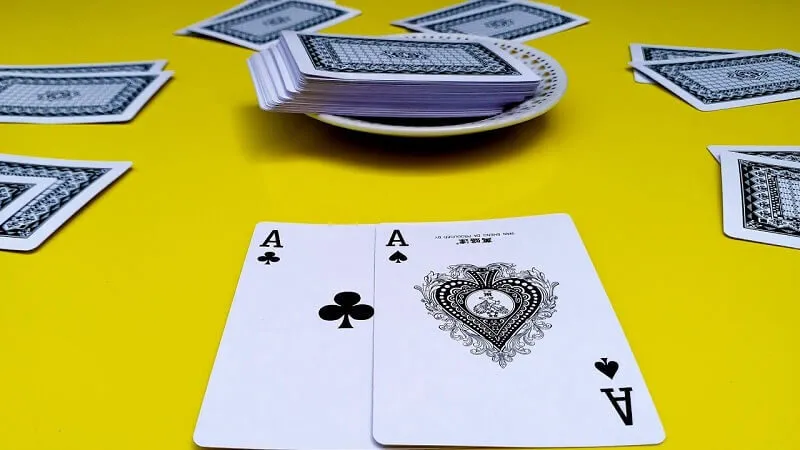 Các trường hợp thua trắng trong game xì dách là gì?