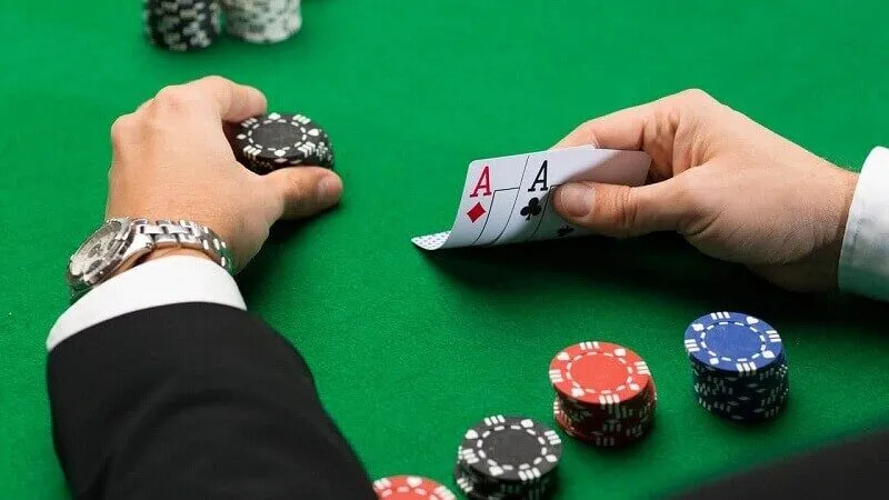Đánh tâm lý để dụ bài - Chiến thuật tinh tế để chiến thắng game