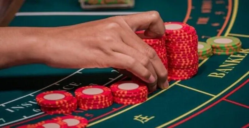Tâm lý khi bài yếu trong Xì Dách là gì?