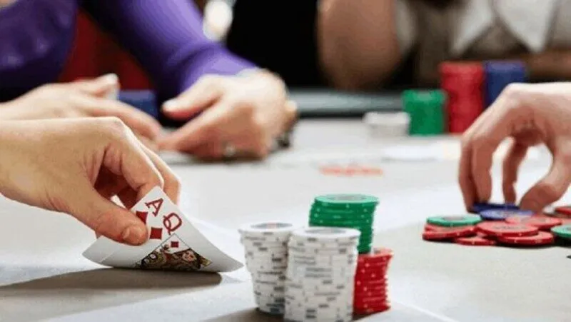 Sự khác biệt giữa vai trò nhà cái và nhà con trong game